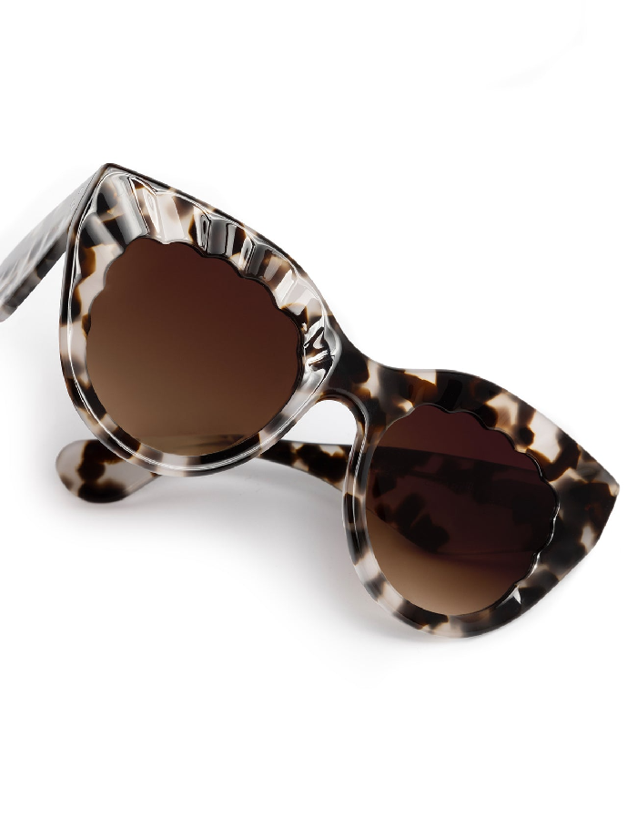 Chic Scalloped Temples Sunglasses