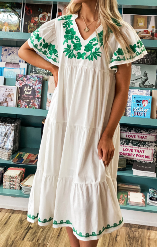 Chic Embroidered Loose Dress With Pockets